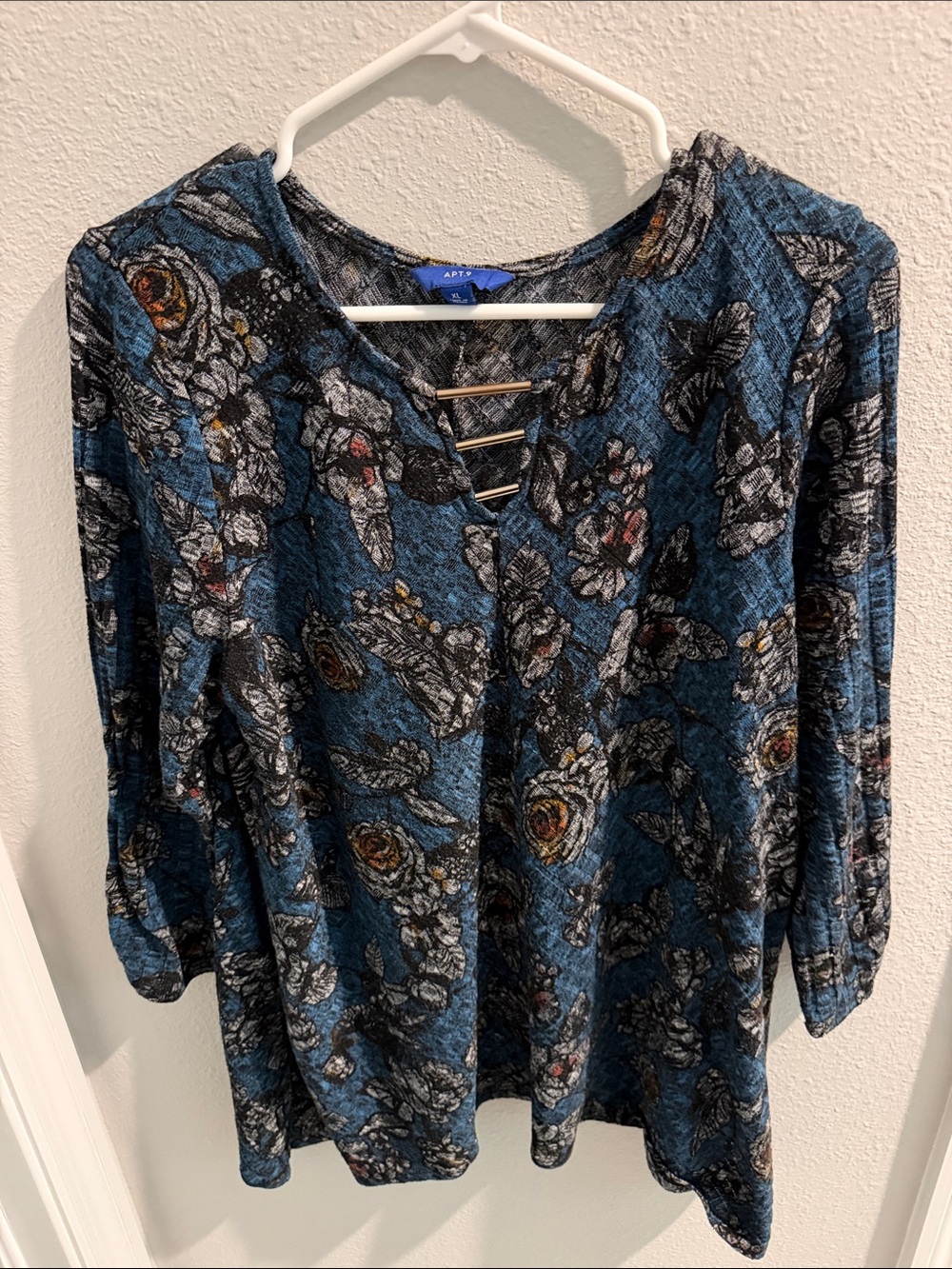 Apt. 9 Teal Blue Floral V-Neck Tunic with Bar Detail